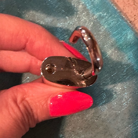 447 series Louis Vuitton silver lock and key - Picture 3 of 5